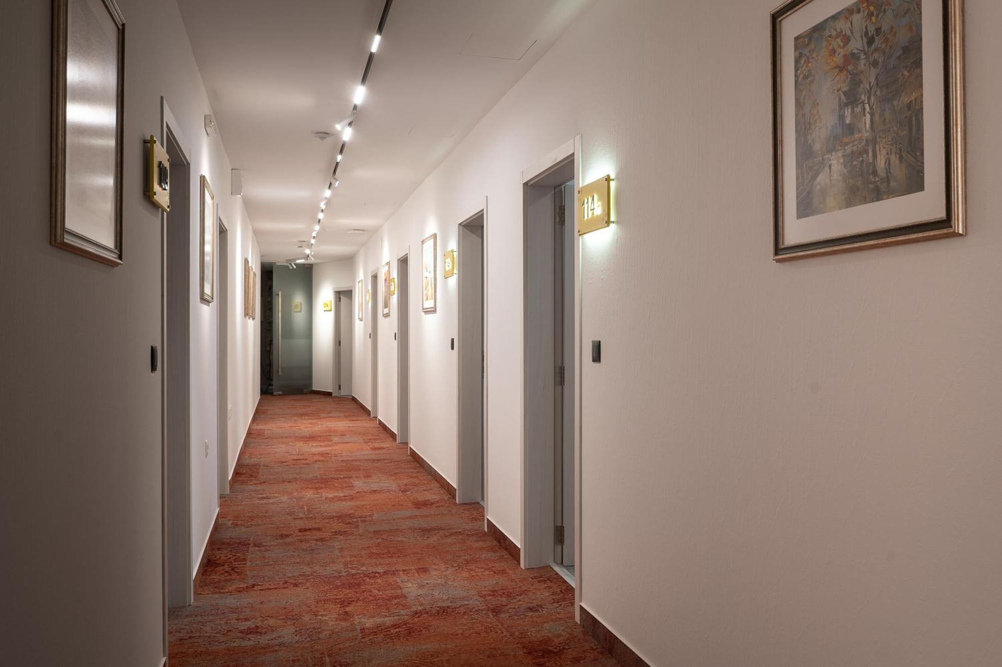 Хотел Crystal Ruse Exterior foto